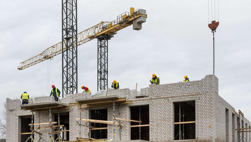 Iššūkiai: statybininkai kol kas gyvi tik pažadais