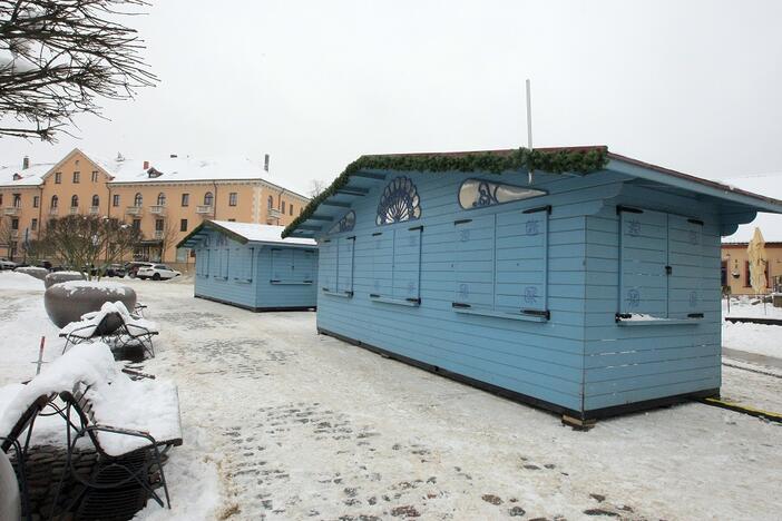 Neveikia: darbą kalėdinių namelių prekybininkai pradeda tik nuo 16 valandos.