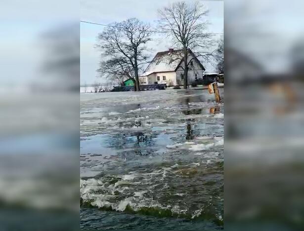 Atkirsti: pamario žmonėms – išbandymų metas. Vanduo apsėmė 20 sodybų su 90 gyventojų. Didžiausia bėda – Žalgirių ir Rupkalvių kaimuose.