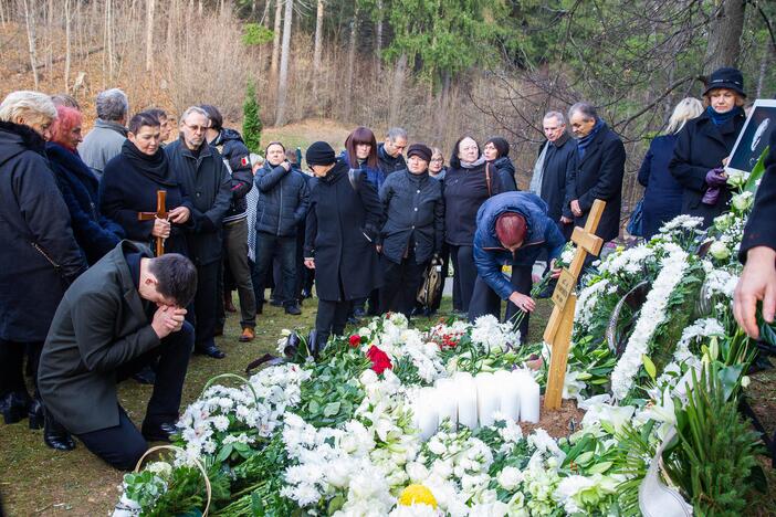 Aktorius A. Storpirštis atgulė amžino poilsio Menininkų kalnelyje