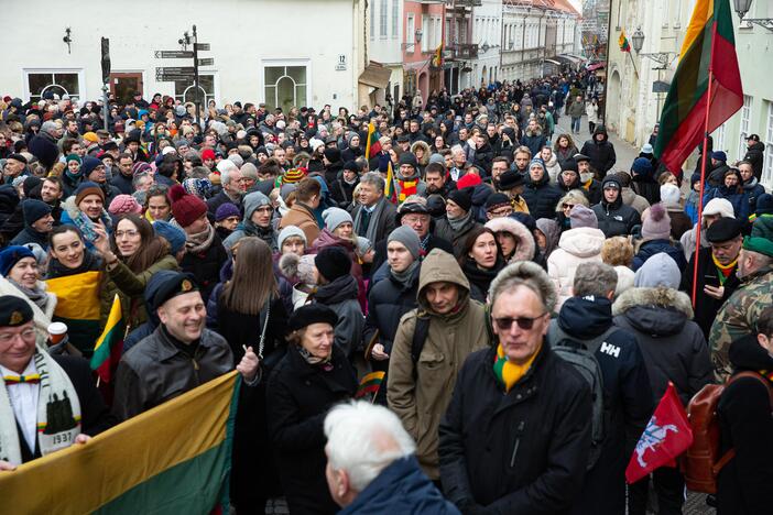 Vasario 16-osios minėjimas prie Lietuvos nepriklausomybės signatarų namų