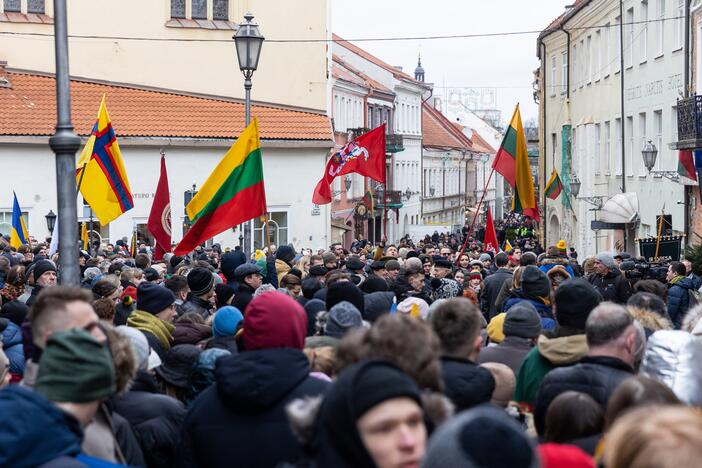 Vasario 16-osios minėjimas prie Signatarų namų