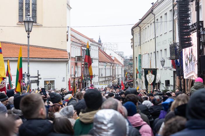 Vasario 16-osios minėjimas prie Signatarų namų