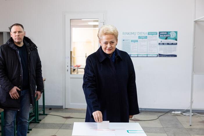 D. Grybauskaitė balsavo antrajame savivaldos rinkimų ture