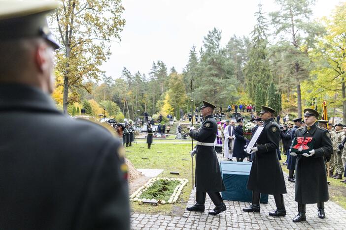 Pulkininko J. Vitkaus-Kazimieraičio laidotuvių ceremonija