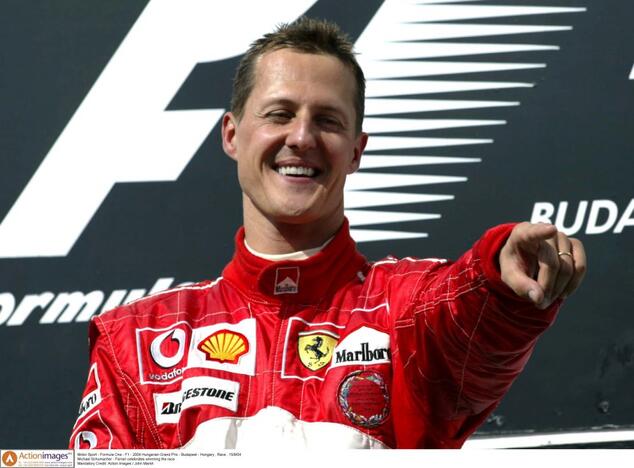 2013 metais automobilių lenktynių „Formulė 1“ legenda Michael Schumacher (Michaelis Šumacheris) buvo ištiktas komos, kai smarkiai susitrenkė galvą per incidentą slidinėjant Prancūzijos Alpėse.