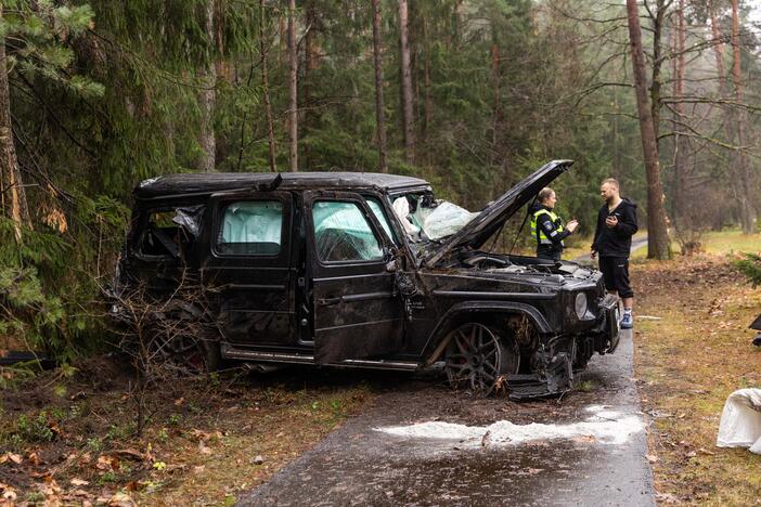 „Mercedes-Benz“ avarija Nemenčinės plente 