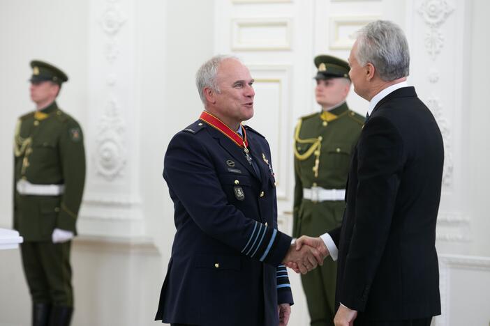 Valstybės apdovanojimų įteikimo ceremonija Lietuvos Prezidento rūmuose