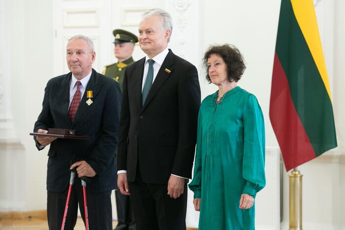 Valstybės apdovanojimų įteikimo ceremonija Lietuvos Prezidento rūmuose