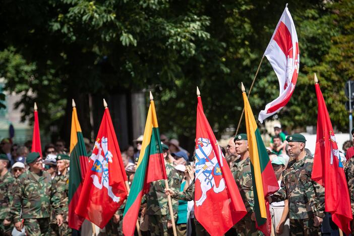 Valstybės vėliavų pakėlimo ceremonija Prezidentūroje