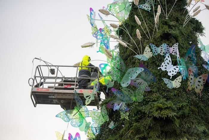 Intensyvus veiksmas Rotušės aikštėje: iki eglės įžiebimo lieka vos kelios dienos