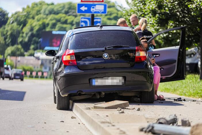 Sunkvežimio ir BMW avarija Birštono g.