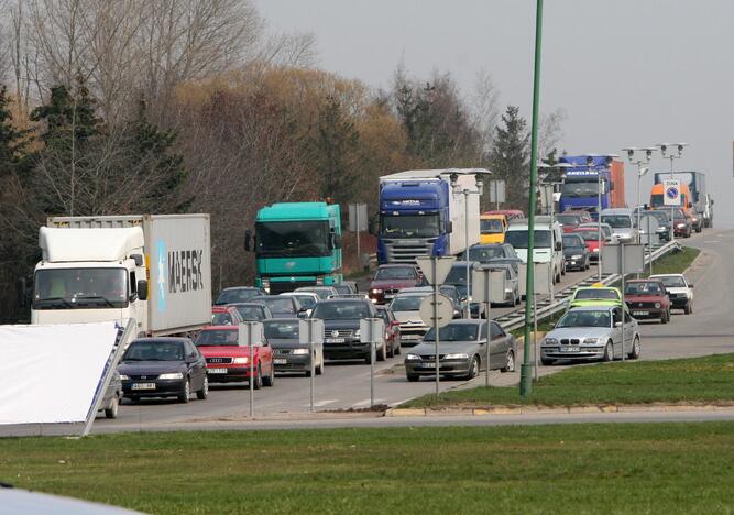 Problemos: rugsėjo rytais įvažiuoti į miestą nuo Vilniaus plento užtrunka ilgiau nei vasarą.