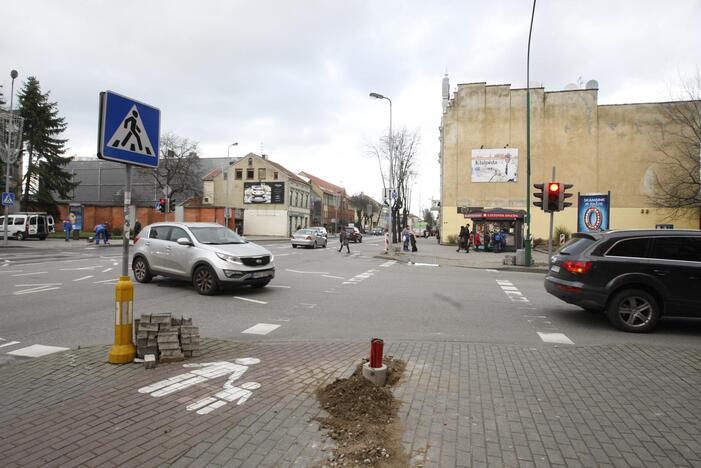 Prižiūrėtojai neapsisprendžia, kokiu laiku geriausia perprogramuoti šviesoforus.