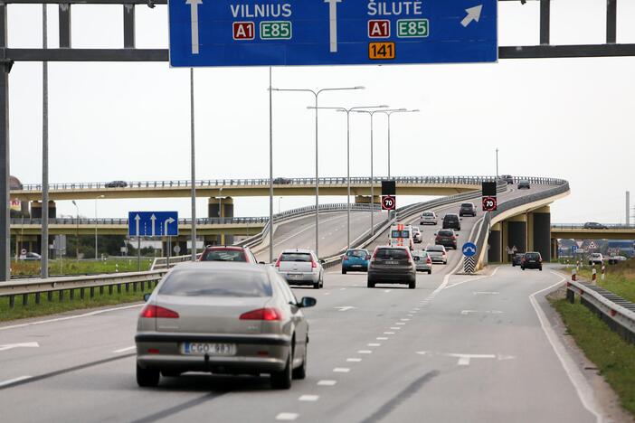 Realybė: buvo manyta, kad pastačius viaduką automobilių spūsčių laikmetis baigsis, tačiau taip neatsitiko.