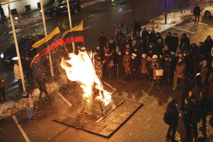 Susitelkimas: kaip ir pernai, jau rytoj nuo 17 val. prie Klaipėdos savivaldybės degs atminimo laužai.