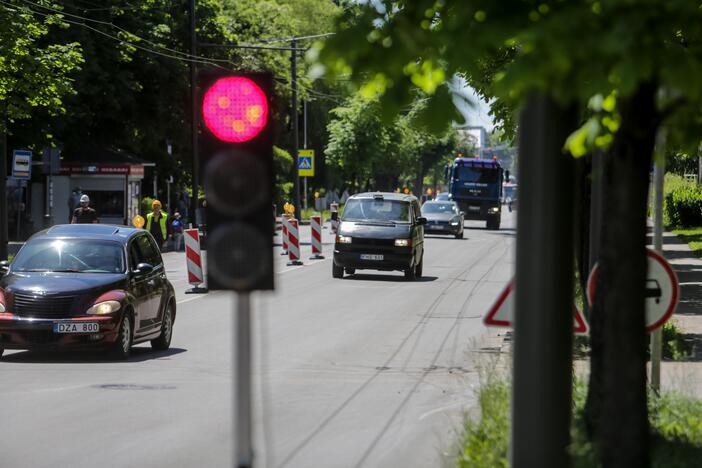 Uždaryta Kovo 11-osios gatvės atkarpa