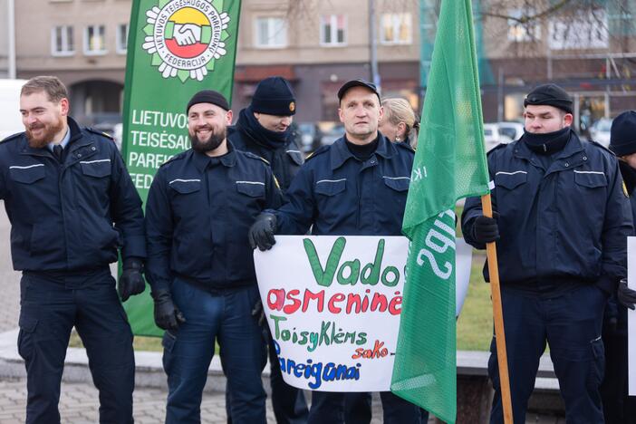 Įkalinimo įstaigų darbuotojų protestas