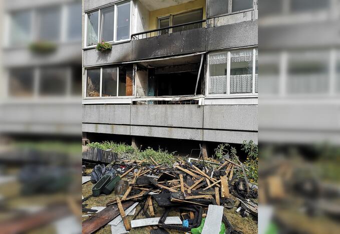 Pasekmės: nuo gaisro dažniausiai nukenčia ne vienas butas, kaimynams tenka keisti baldus, rūbus ir daryti remontą.