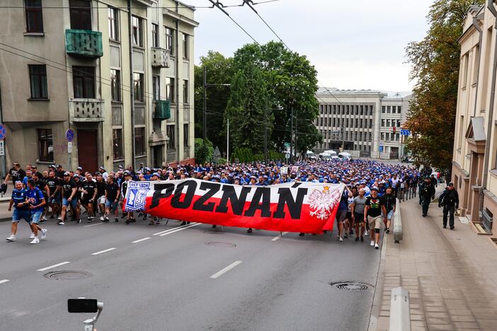 Pozanės „Lech“ sirgalių eisena į Dariaus ir Girėno stadioną