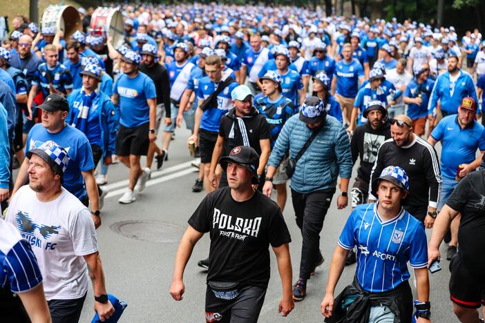 Pozanės „Lech“ sirgalių eisena į Dariaus ir Girėno stadioną