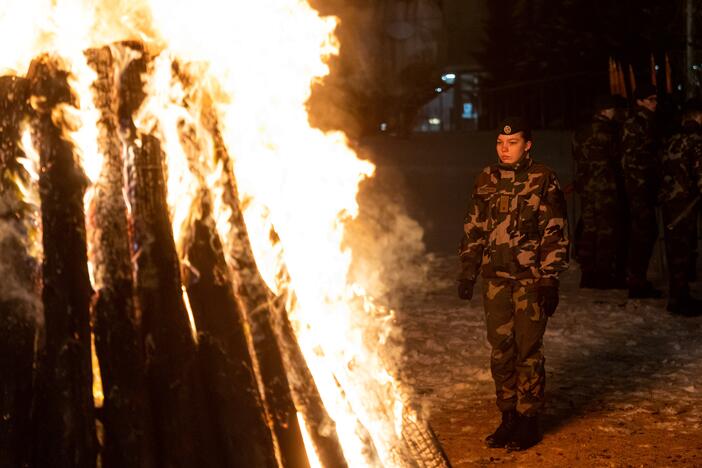 Atminimo laužų uždegimo ceremonija prie Vilniaus televizijos bokšto