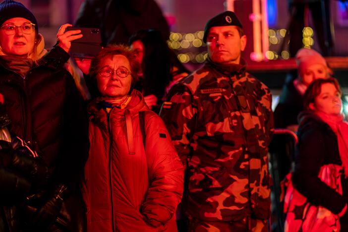 Atminimo laužų uždegimo ceremonija Nepriklausomybės aikštėje