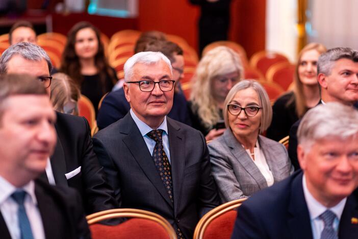 Išrinktojo Vilniaus miesto savivaldybės mero inauguracija ir mero regalijų įteikimo ceremonija