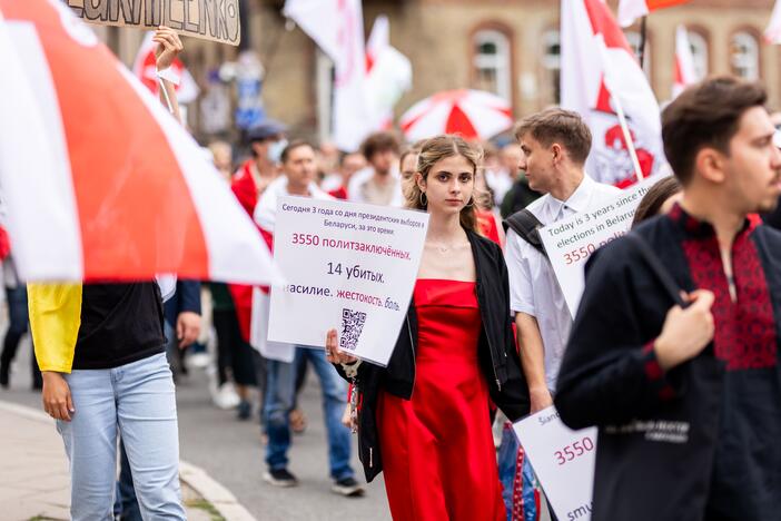 Baltarusių mitingas Katedros aikštėje