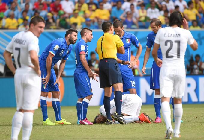 Pasaulio futbolo čempionatas: Italija - Urugvajus