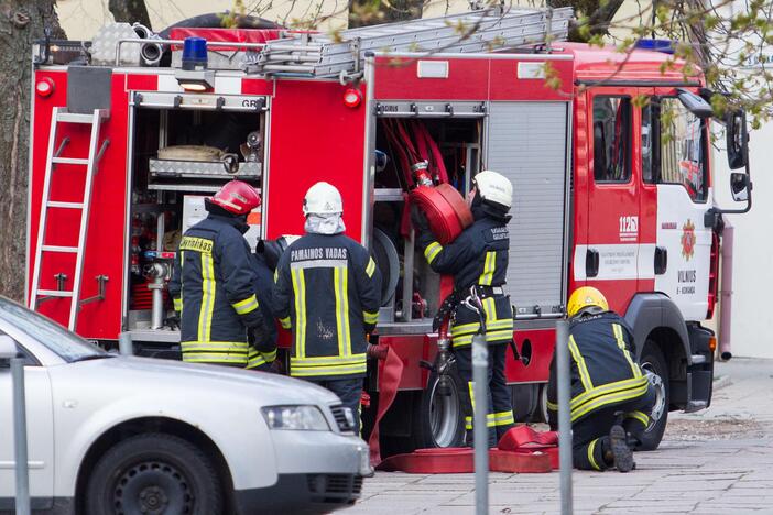 Šalia Prezidentūros grasino susisprogdinti vyriškis