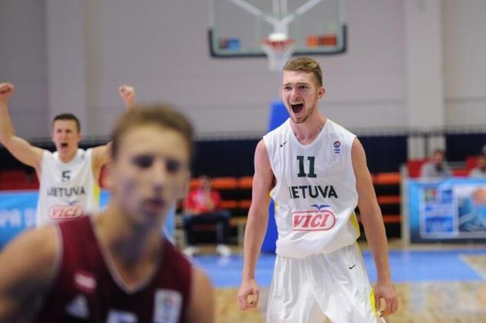 Domantas Sabonis pelnė 18 taškų ir atkovojo 28 kamuolius