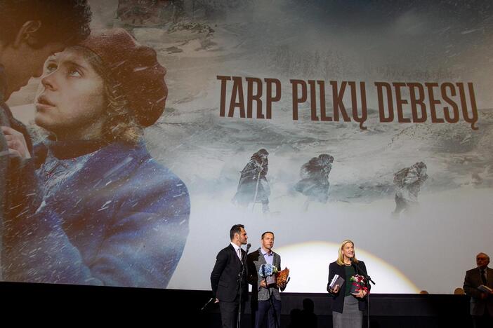 Išankstinė filmo „Tarp pilkų debesų“ premjera