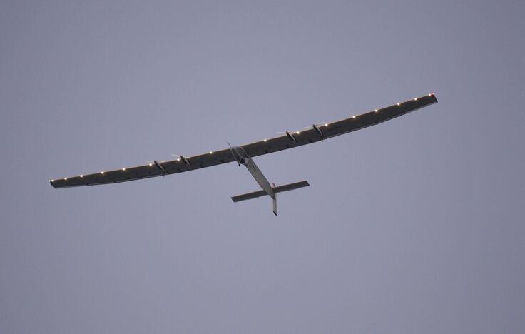 Lėktuvas „Solar Impulse“ baigė istorinį skrydžio etapą