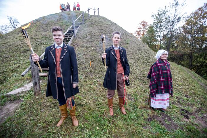 Archeologiniai kasinėjimai Pyplių piliakalnyje