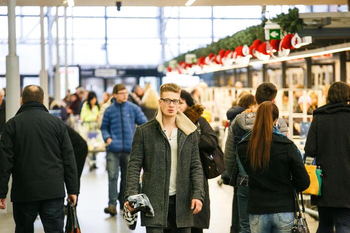 Kalėdinių pirkinių karštinė "Akropolyje"