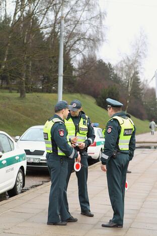 Vairuotojams – policijos sveikinimai