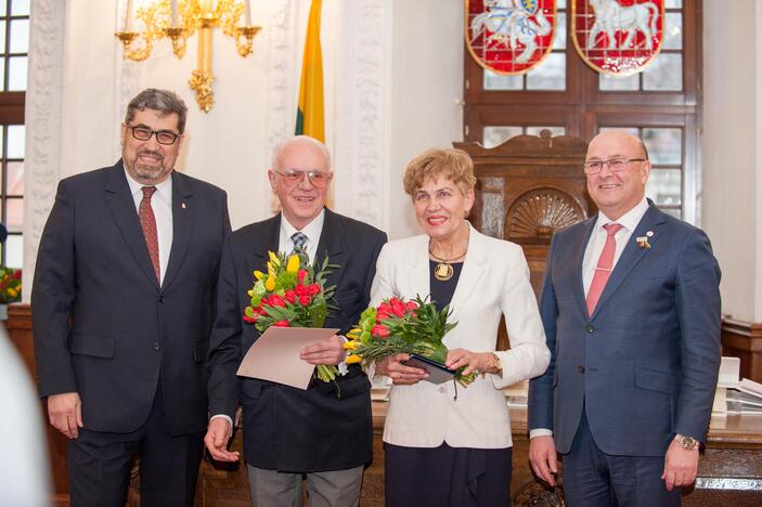 Apdovanojimai kauniečiams Rotušėje