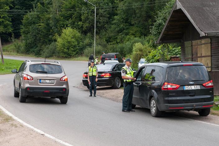 Policijos reidas Panerių gatvėje