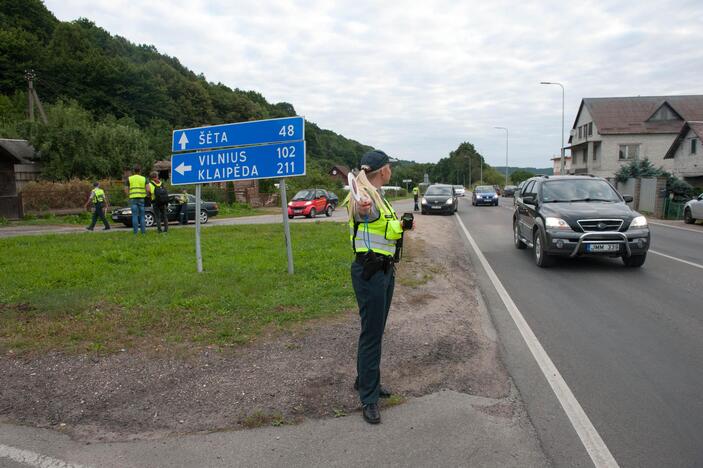 Policijos reidas Panerių gatvėje