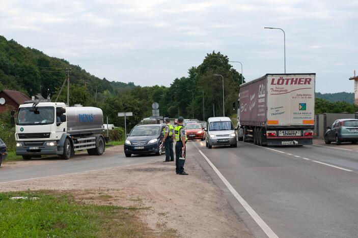 Policijos reidas Panerių gatvėje