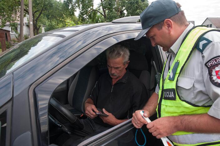 Policijos reidas Panerių gatvėje