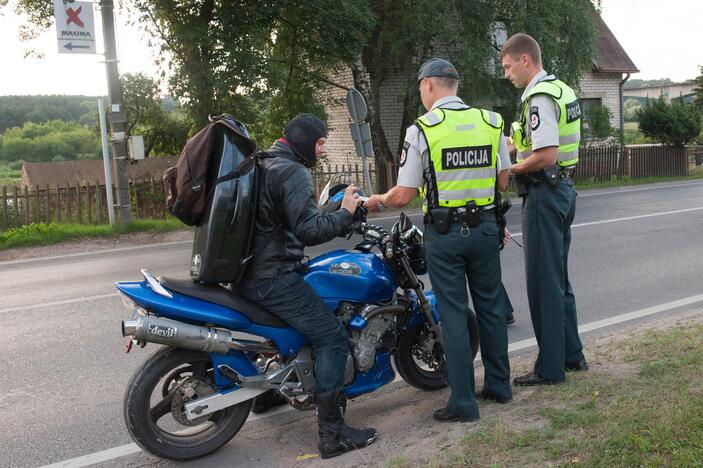 Policijos reidas Panerių gatvėje