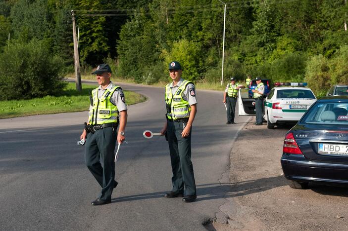 Policijos reidas Panerių gatvėje