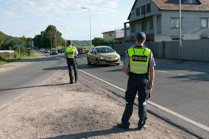 Policijos reidas Panerių gatvėje