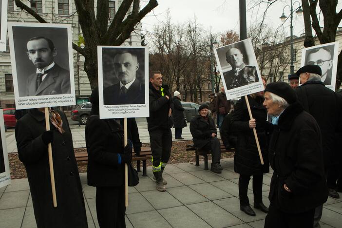 Protesto akcija dėl Vyčio paminklo