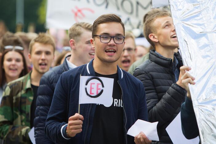 Šventinė VU dėstytojų ir studentų eisena