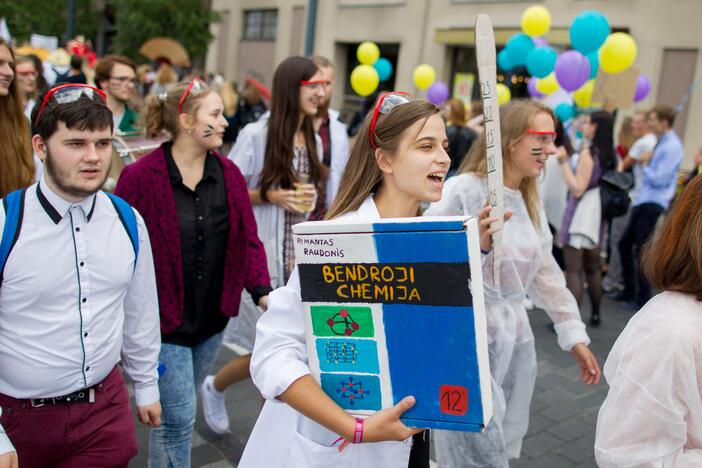 Šventinė VU dėstytojų ir studentų eisena