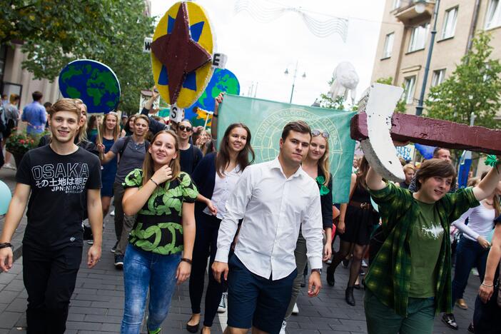 Šventinė VU dėstytojų ir studentų eisena