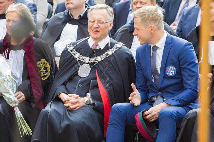 Šventinė VU dėstytojų ir studentų eisena